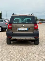 Skoda Yeti 4x4 2014 – rear view